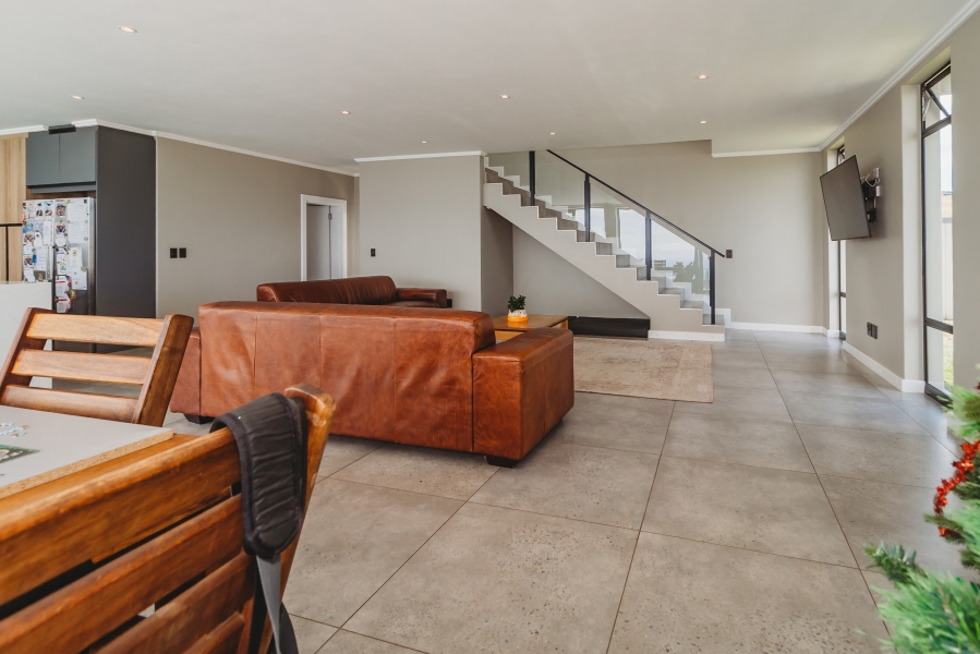 4 Bedroom Property for Sale in Le Grand Golf Estate Western Cape